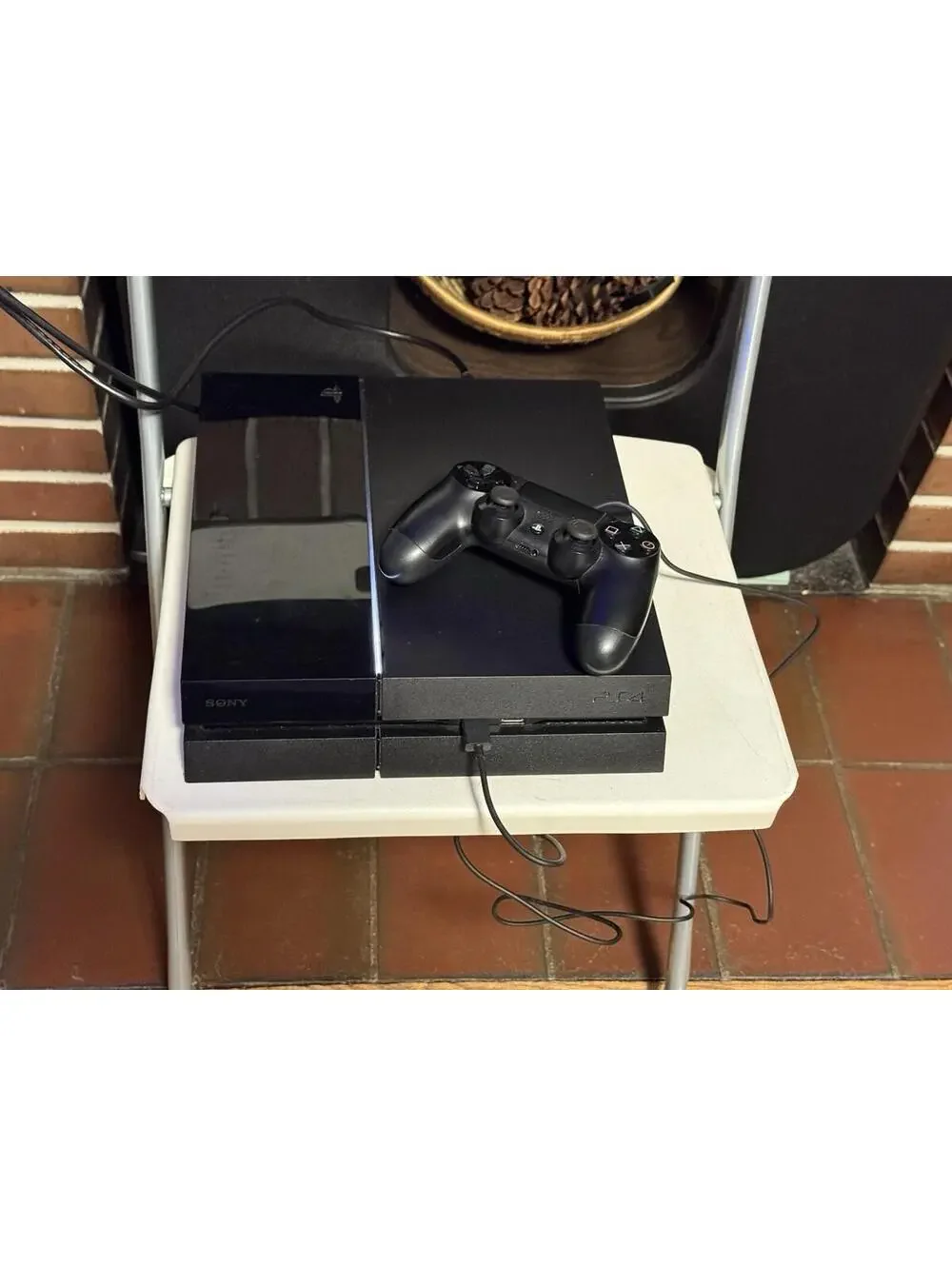 Sony PlayStation 4 PS4 - 500GB Jet Black Console & CONTROLLER - Good Condition